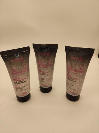 Gel Esfoliante Facial 2em 1 Rosa Mosqueta & Pedras Vulcânicas Make up C12un