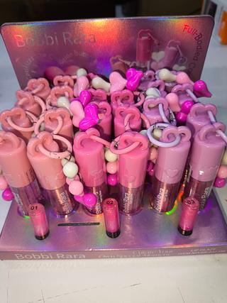 LIP GLOSS COM CHEVEIRO BOBBI RARA 24UNIDADE